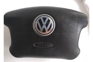 Подушка безопасности на VW.