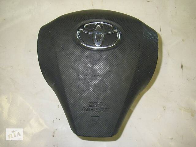 Подушка безопасности в руль Toyota Yaris 2005-2011 451300D160 (13744)