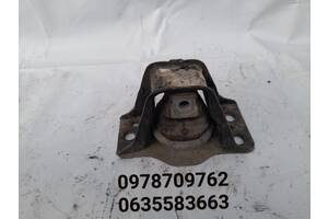 Подушка двигателя правая 1.5 DCI 8200338372 Renault Megane 2 8200338381