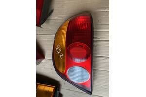 правый фонарь стоп для Kia Sephia 1997-2001 (258)