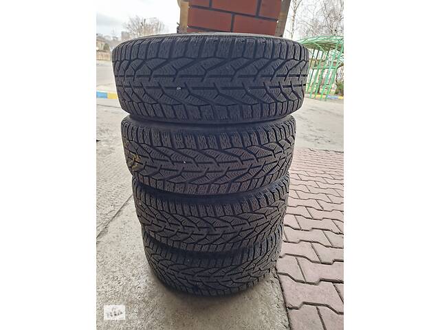 Продам ЗИМНІ колеса 205/55 R16