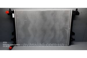 Радиатор охлаждающей жидкости VAG 2Q0121253D оригинал