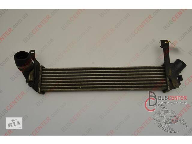 Радиатор интеркуллера Renault Kangoo (1997-2007) 8200732390 RENAULT 8200221885