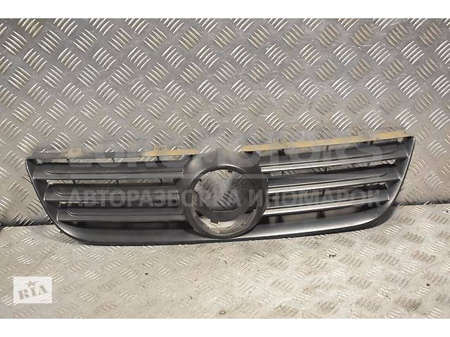 Решетка радиатора 05- VW Polo 2001-2009 6Q0853653E 211533