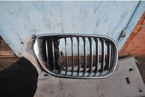 Решетка радиатора для BMW E46 правая ноздря дефект хрома 51.13-7056 ЧИТАТЬ ОПИСАНИЕ