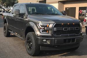 Решітка радіатора Ford F150 (15-17) стиль Raptor (темно-сіра)