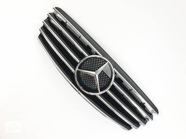 Решетка радиатора на Mercedes E-class W211 2002-2006 год AMG стиль ( Черная  с хром вставками ): Решетка радиатора в Черновцах на ZAPCHASTI.RIA