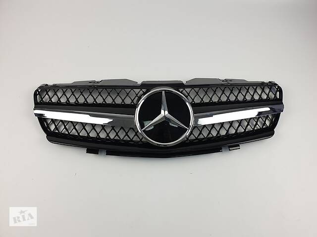 Решетка радиатора на Mercedes SL-Class R230 2001-2006 год AMG стиль ( Черная с хром полоской )