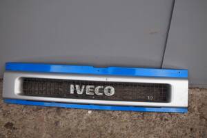 решітка радіатора для Iveco 40C13 2005рв ціна 950гр за передню решітку радіатора ціла не бита