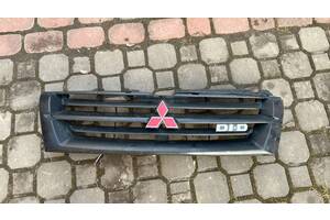 Решетка радиатора для Mitsubishi Pajero Wagon 2001-2005 MR387981