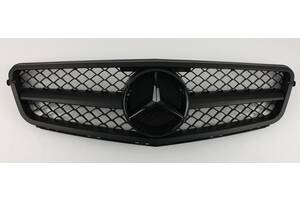 Решітка радіатора Mercedes W204 стиль AMG C63 (чорний матт)