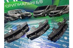 Решетка радиатора внутренняя Рено Канга Renault Kangoo 2013-2021 г. в.