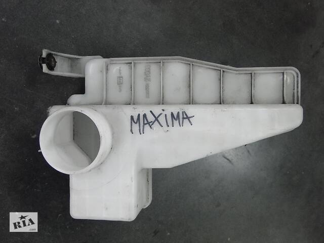Резонатор Nissan Maxima QX A33 2000-2004р. 165852Y000
