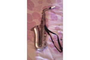 Приватні уроки гри на кларнеті та саксофоні.