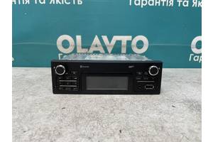 Штатная магнитола MP3, AUX, USB, Bluetooth, в рабочем состоянии Renault Master. Movano. Kangoo. Trafic. Mercedes Citan.