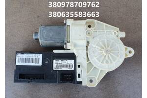 Склопідйомник передній правий Renault Laguna III 807300001R 60973