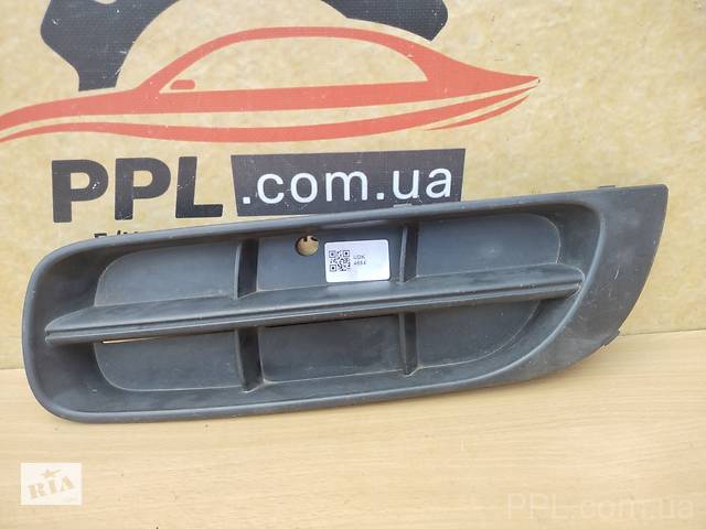 Skoda Fabia II 2007-2010 Roomster решетка бампера заглушка туманки левая 5J0807367