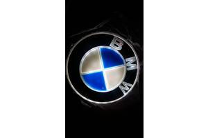 Светящаяся эмблема BMW 4D белая.