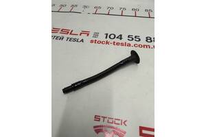 Трубка сливная дренажная электромагнитного порта зарядки Tesla model S, REST 1023057-00-A