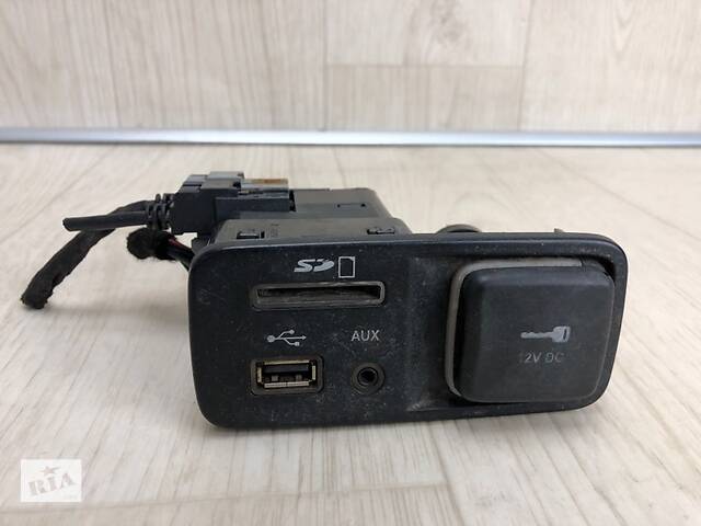 Usb адаптер Jeep Cherokee 14- KL 3.2 EHB 2014 (б/у)