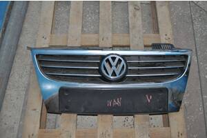 Volkswagen Passat B5 решетка радиатора 1q0 853 651l
