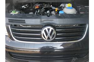 Б/у решітка радіатора для Volkswagen T5 (Transporter)