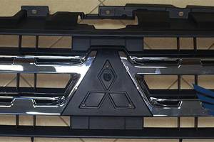 Решетка Mitsubishi Pajero 2012-2019 (Код: 528705-6 )