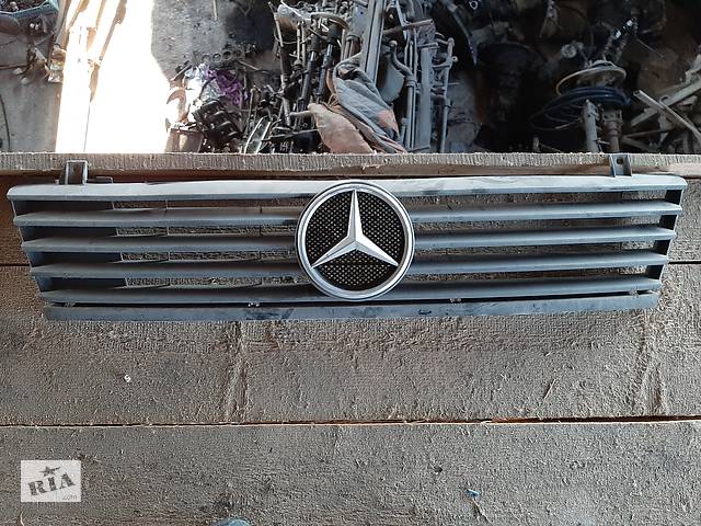 Решітка радіатора Mercedes Vito 638