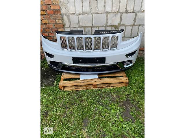 Подержанный бампер передний Jeep Grand Cherokee wk2