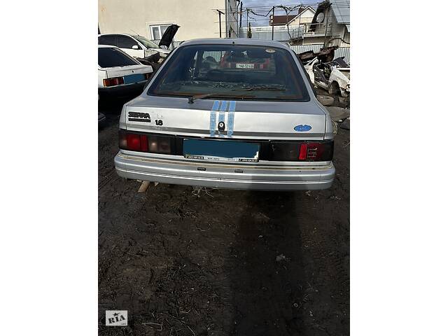 Вживаний бампер задній для Ford Sierra мк3 Хетчбек 1989-1991 (2)