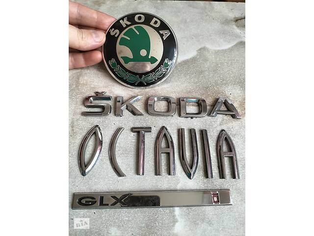 Подержанная эмблема для Skoda Octavia Tour цена за комплект