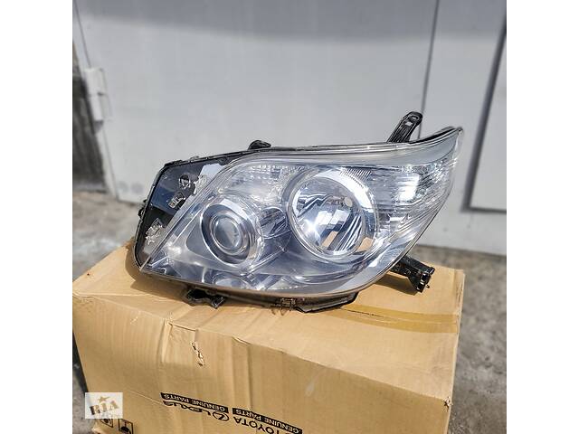 Вживаний фара ліва для Toyota Land Cruiser Prado 150 2009-2012рр, 8118560M00