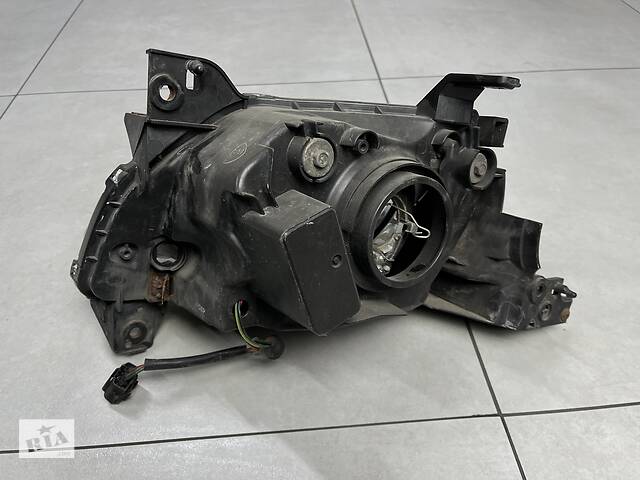 Вживаний фари для Mazda MPV 1999-2003 - Фото 8