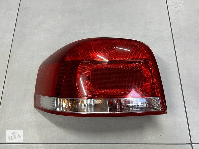 Подержанный фонарь задний для Audi A3 Есть ДЕФЕКТ 2003-2008 - Фото 1