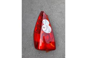 Применяемый фонарь задний для Mazda мая 2005