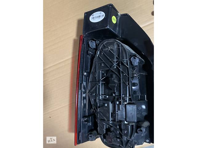 Подержанный фонарь задний для Volkswagen T6 (Transporter) 2016 года=7EO 945096=R=7EO 945096=крышка багажника - Фото 2
