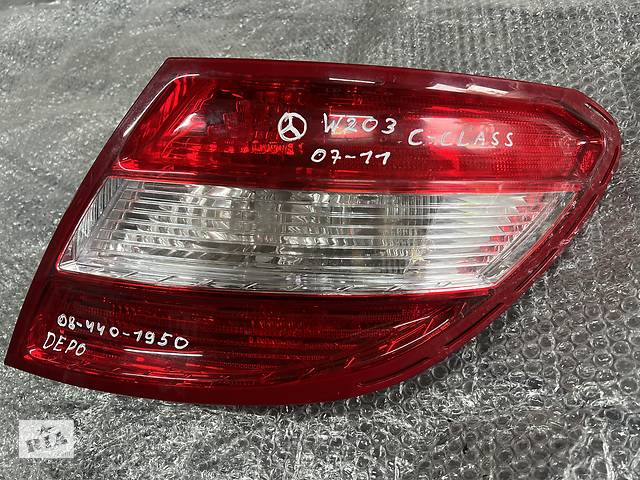 Б/у фонарь задний правый для Mercedes C-Class W203 2007-2011