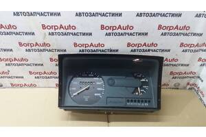 Вживаний панель приладів для Volkswagen Polo II 1.0-1.3 1988-1994 867919064