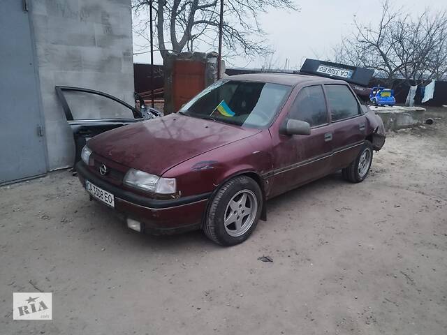 Вживаний скло лобове для Opel Vectra A 1994