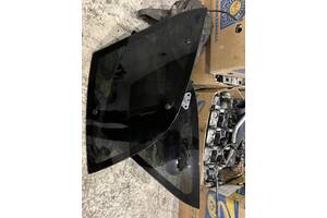 Скло в кузов ліве,праве A1636700350,A1636700450 для Mercedes ML 400 1998-2005