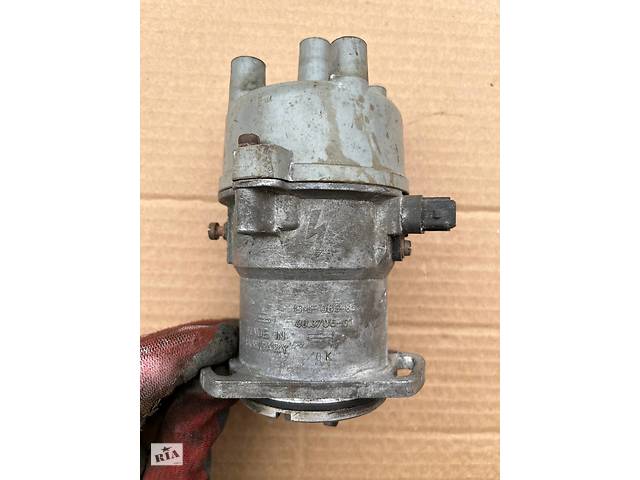 Трамблер ВАЗ 2109 40.3706-01 без вакуумного коректора: Трамблер в ...