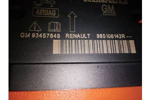 Б/у Блок управління Airbag для Renault Trafic III 1.6 cdti 2014 - 985106142R