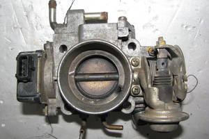 Б/у дроссельная заслонка Mazda 323 BG 1.3 1989-1994, B38313640, DENSO 195900-2610 -арт№7866-