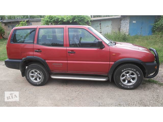 Б/у дверь для Nissan Terrano II