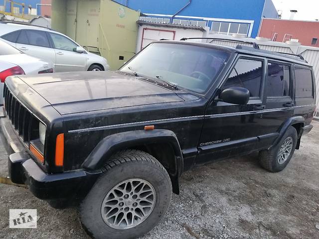 Б/у дверь передняя левая Jeep Cherokee XJ