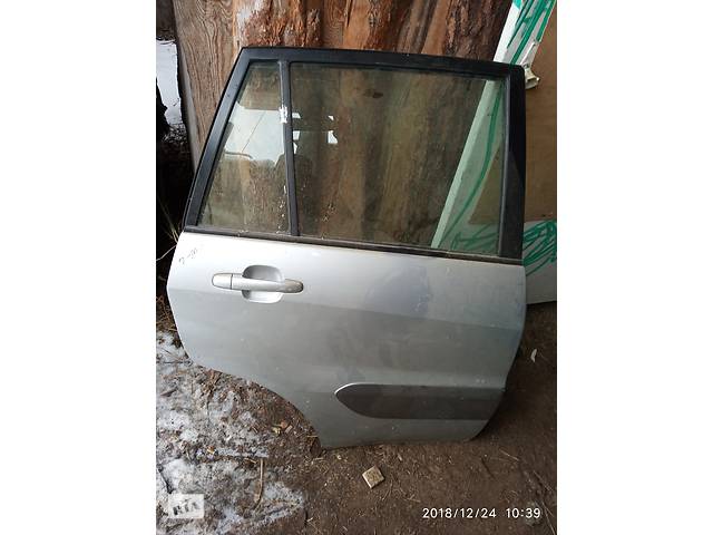 Б/у дверь задняя правая для Toyota Rav 4 67003-42040