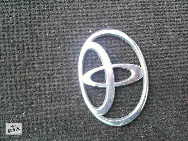 Б/у эмблема Toyota