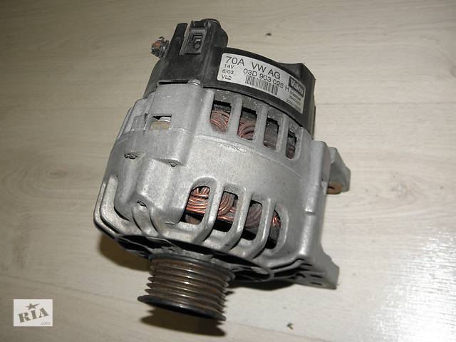 Б/у генератор/щітки для Volkswagen Fox 1.2 benz 70A 2005-.... 03D903025H