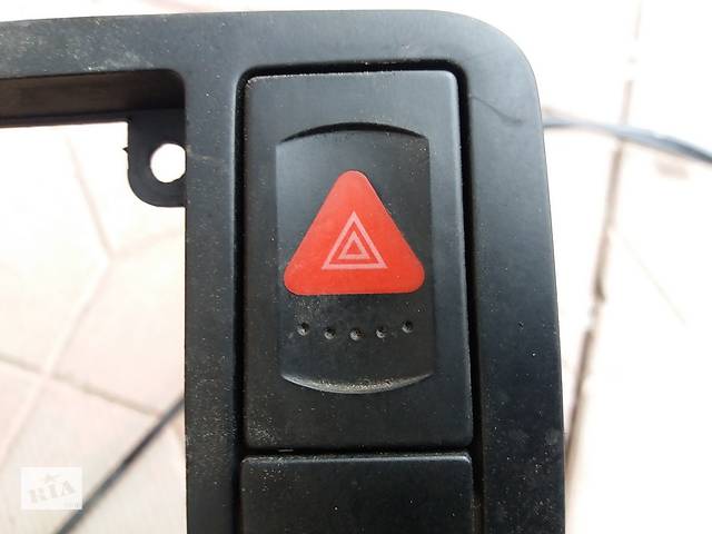Б/у кнопка аварійки для Volkswagen Passat B5 1997-2000