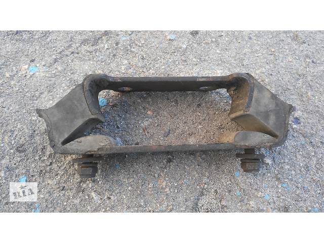 Б/у подушка кпп для Opel Rekord 90075208,90075054